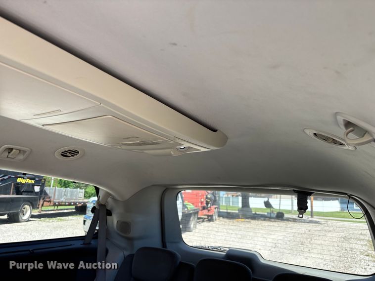 image for item FG0369 2009 Volkswagen Routan van