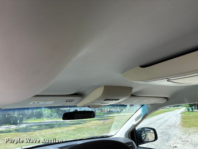 image for item FG0369 2009 Volkswagen Routan van