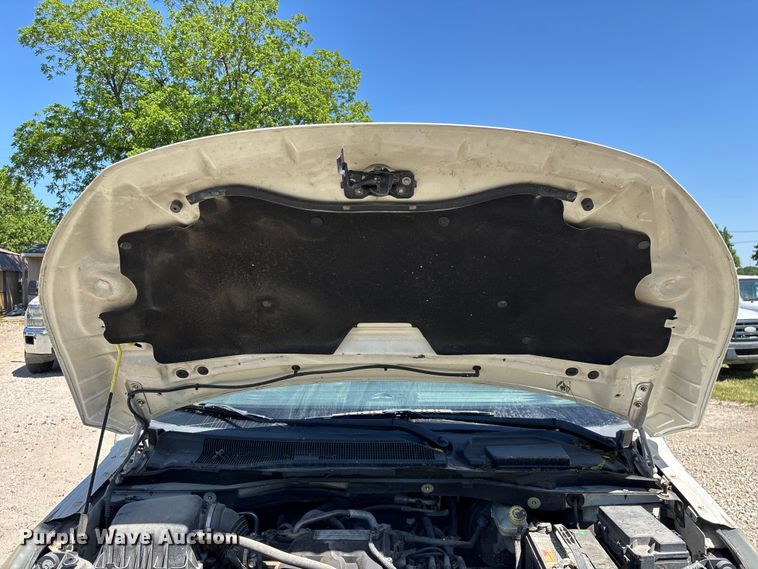 image for item FG0369 2009 Volkswagen Routan van