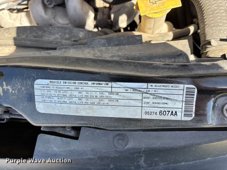 image for item FG0369 2009 Volkswagen Routan van