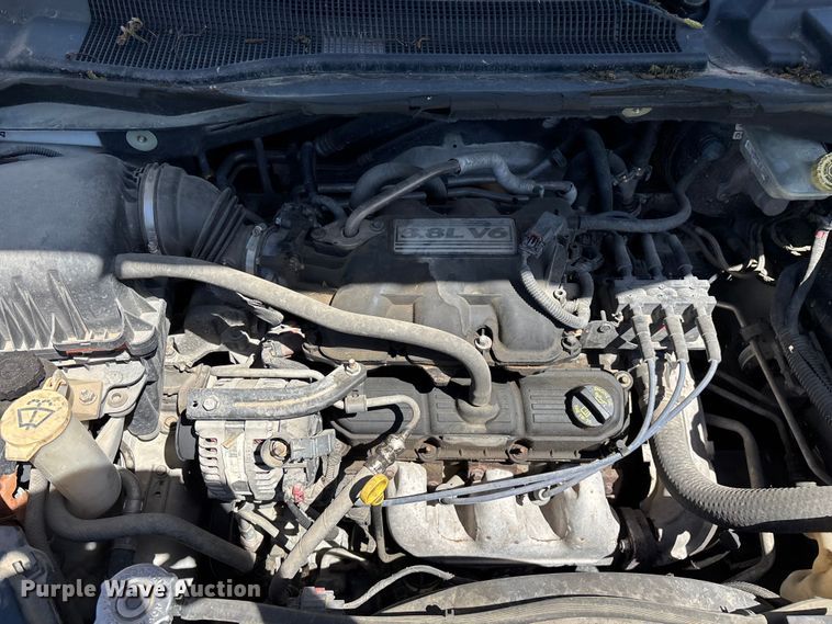 image for item FG0369 2009 Volkswagen Routan van