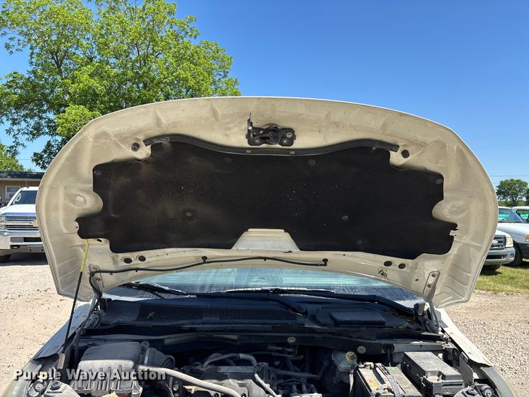 image for item FG0369 2009 Volkswagen Routan van