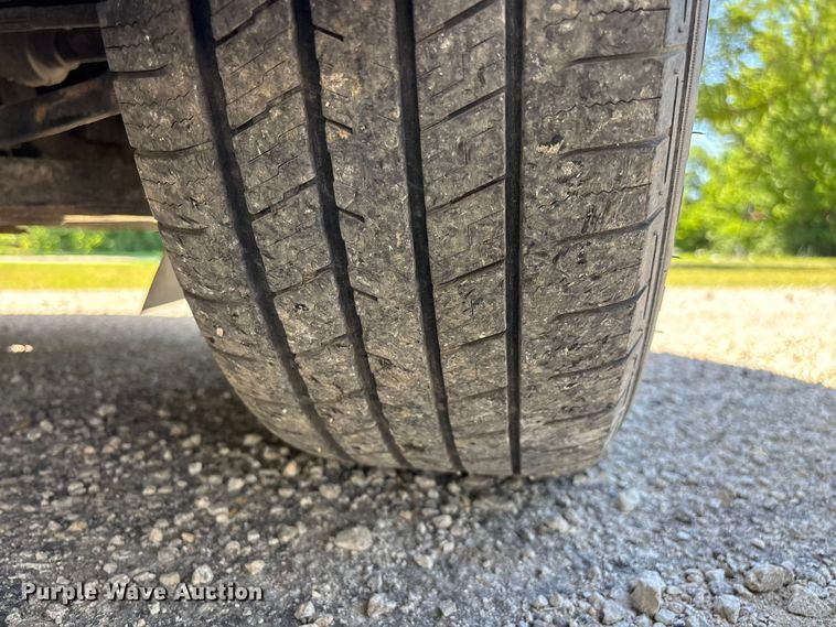 image for item FG0369 2009 Volkswagen Routan van