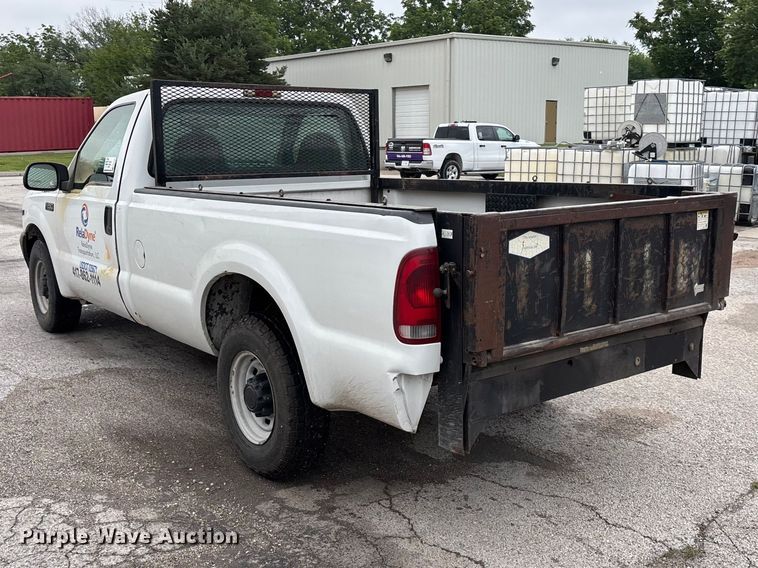 image for item FG0385 2001 Ford F250 Super Duty XL pickup truck
