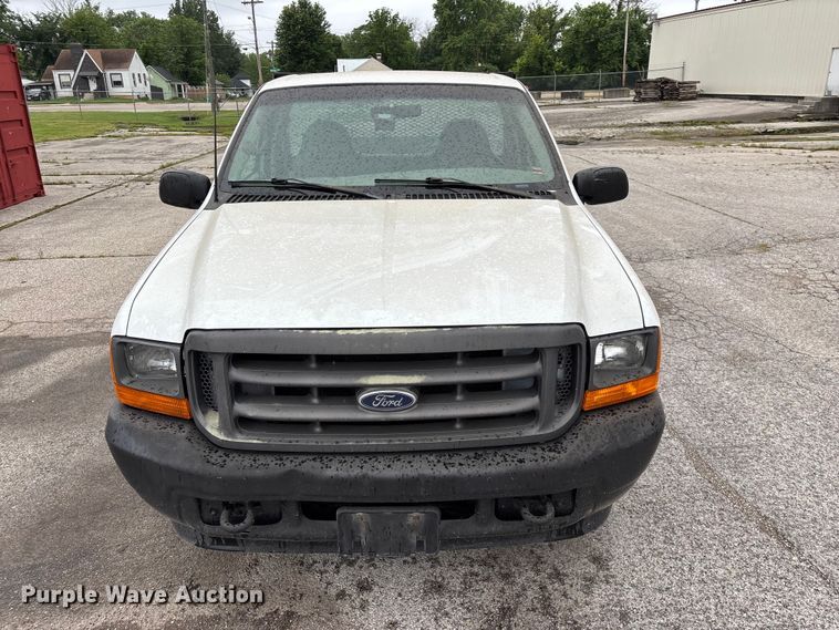 image for item FG0385 2001 Ford F250 Super Duty XL pickup truck