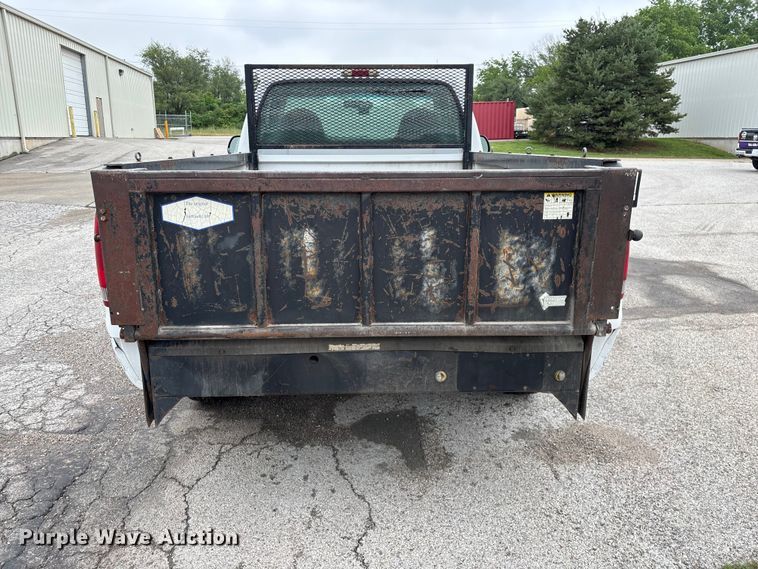 image for item FG0385 2001 Ford F250 Super Duty XL pickup truck