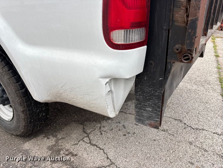 image for item FG0385 2001 Ford F250 Super Duty XL pickup truck