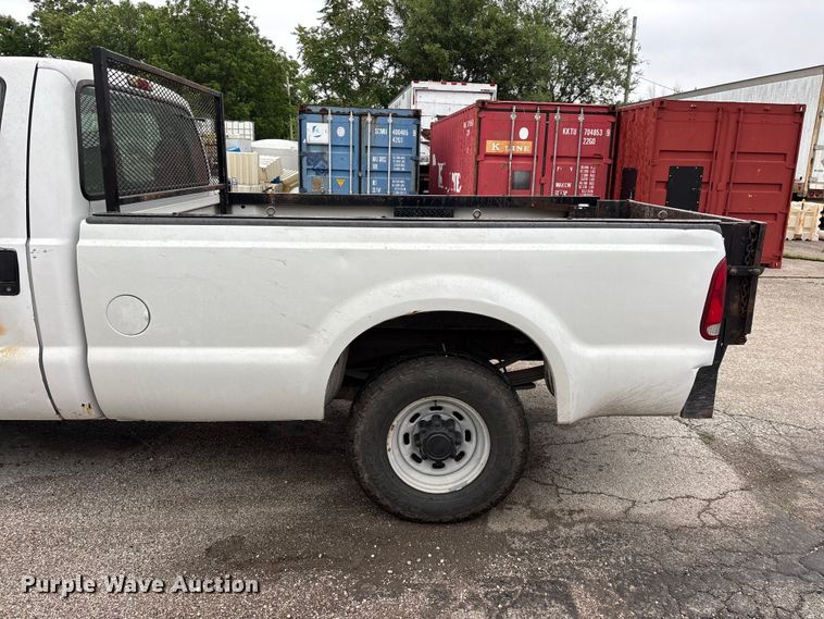 image for item FG0385 2001 Ford F250 Super Duty XL pickup truck