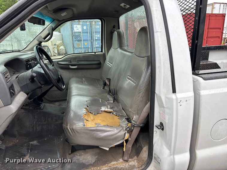 image for item FG0385 2001 Ford F250 Super Duty XL pickup truck