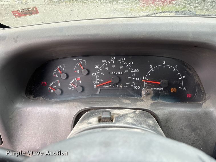 image for item FG0385 2001 Ford F250 Super Duty XL pickup truck