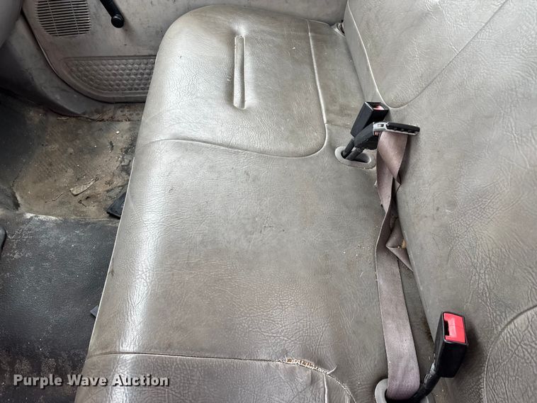 image for item FG0385 2001 Ford F250 Super Duty XL pickup truck