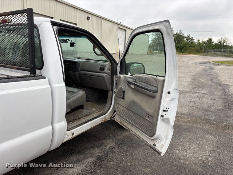 image for item FG0385 2001 Ford F250 Super Duty XL pickup truck