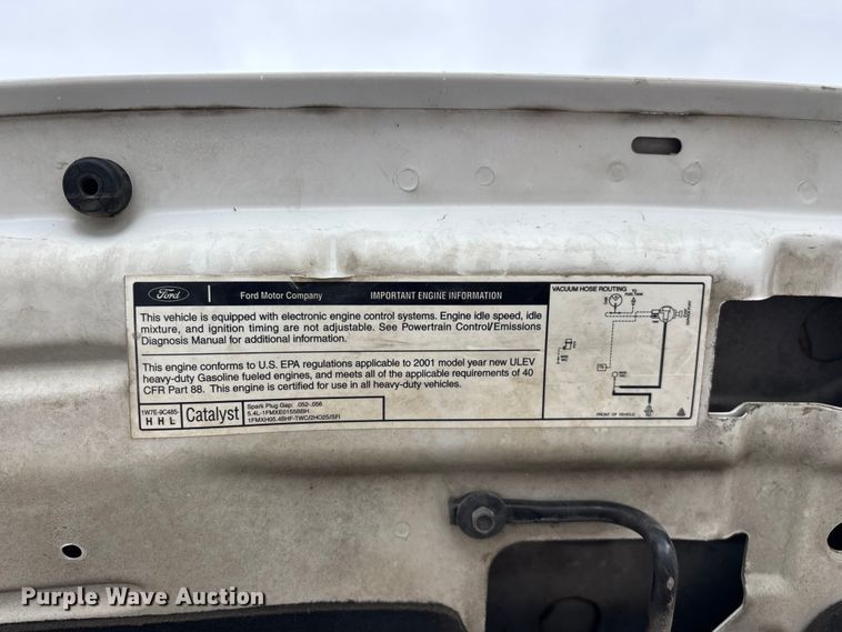 image for item FG0385 2001 Ford F250 Super Duty XL pickup truck