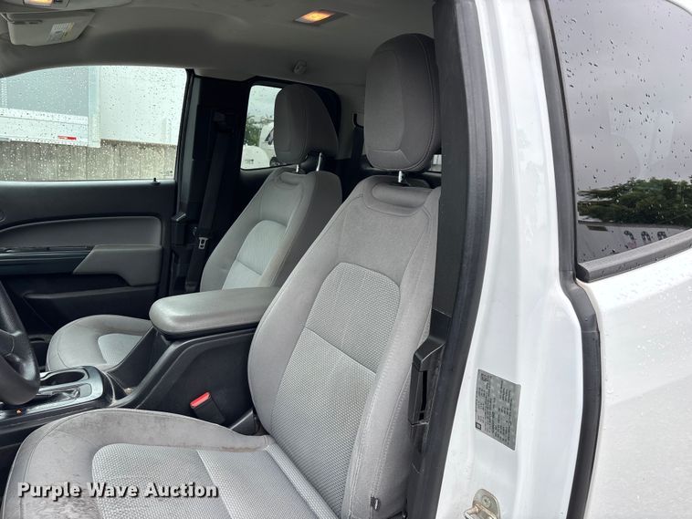 image for item FG0388 2015 Chevrolet Colorado Ext. Cab pickup truck