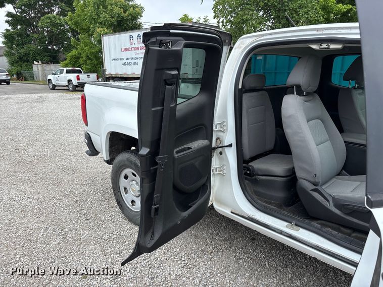 image for item FG0388 2015 Chevrolet Colorado Ext. Cab pickup truck