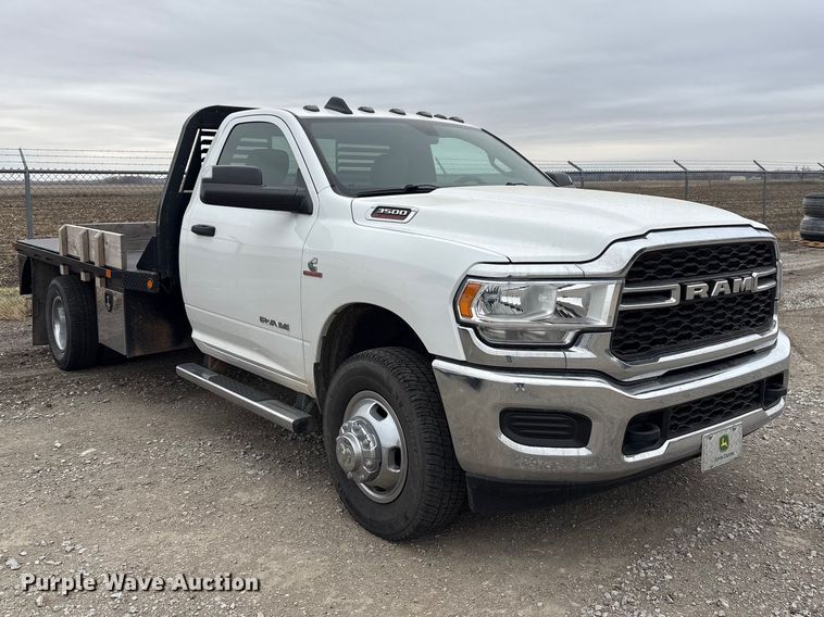 image for item FG2576 2022 RAM 3500 flatbed pickup truck