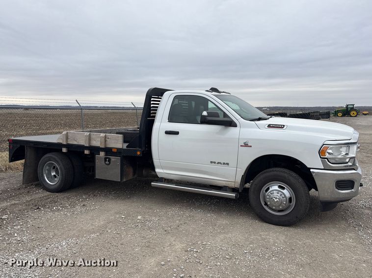 image for item FG2576 2022 RAM 3500 flatbed pickup truck