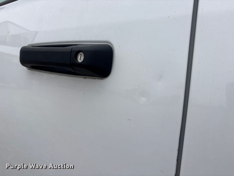 image for item FG2576 2022 RAM 3500 flatbed pickup truck