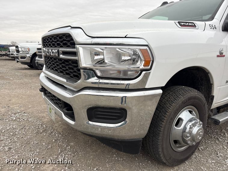 image for item FG2576 2022 RAM 3500 flatbed pickup truck