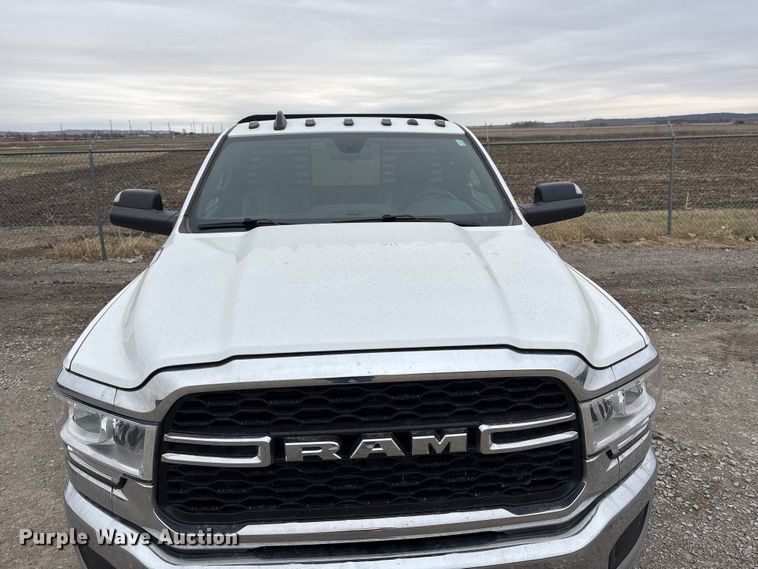 image for item FG2576 2022 RAM 3500 flatbed pickup truck