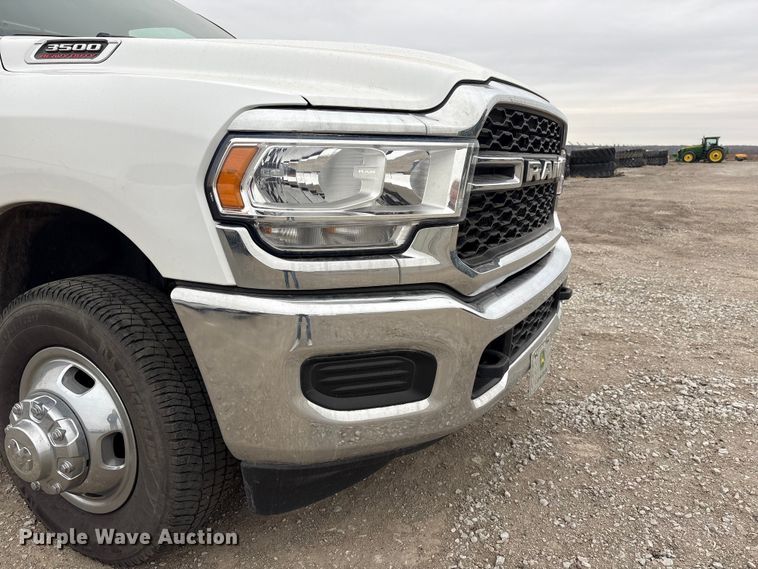 image for item FG2576 2022 RAM 3500 flatbed pickup truck