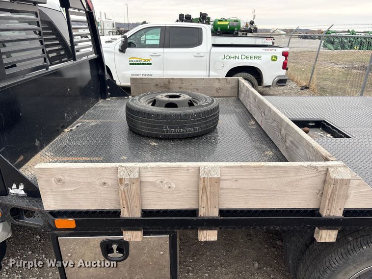 image for item FG2576 2022 RAM 3500 flatbed pickup truck