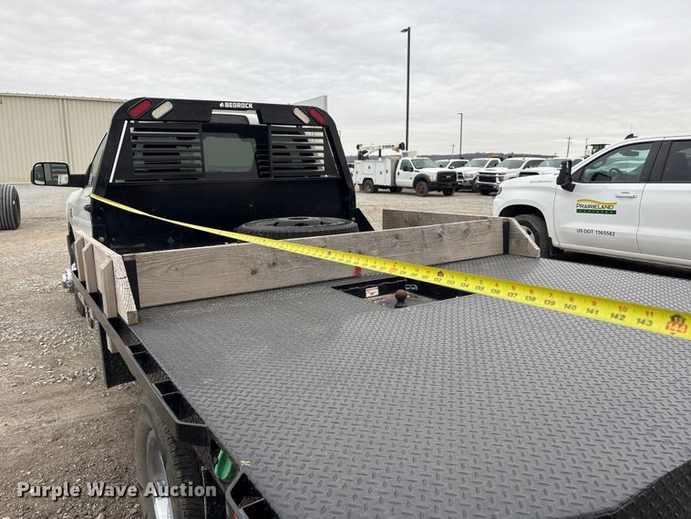 image for item FG2576 2022 RAM 3500 flatbed pickup truck