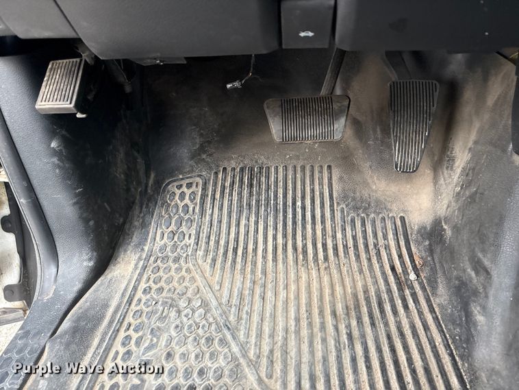 image for item FG2576 2022 RAM 3500 flatbed pickup truck