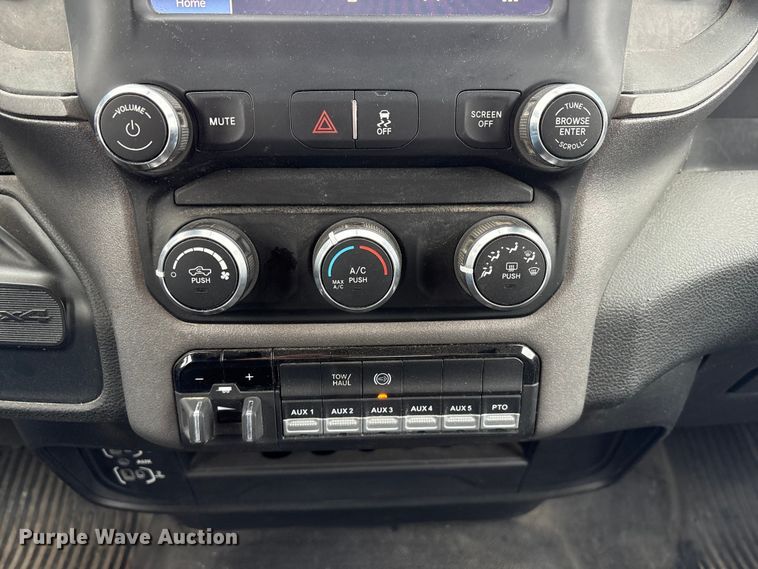 image for item FG2576 2022 RAM 3500 flatbed pickup truck