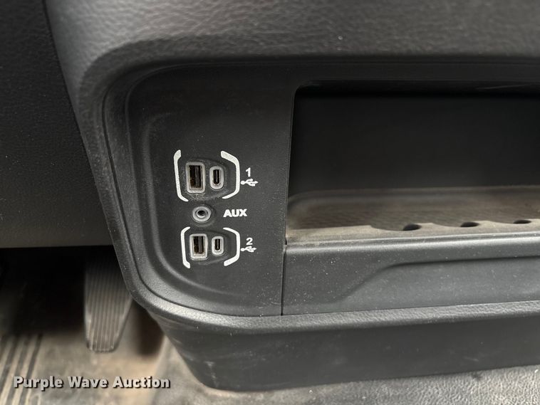 image for item FG2576 2022 RAM 3500 flatbed pickup truck
