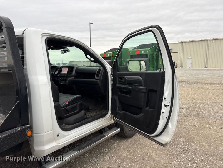 image for item FG2576 2022 RAM 3500 flatbed pickup truck