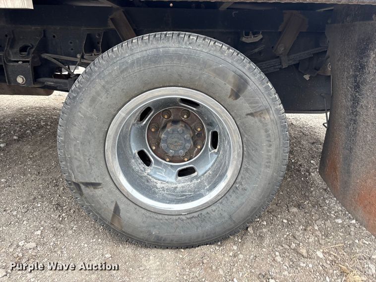 image for item FG2576 2022 RAM 3500 flatbed pickup truck