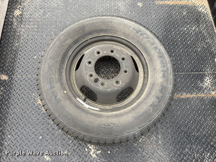 image for item FG2576 2022 RAM 3500 flatbed pickup truck