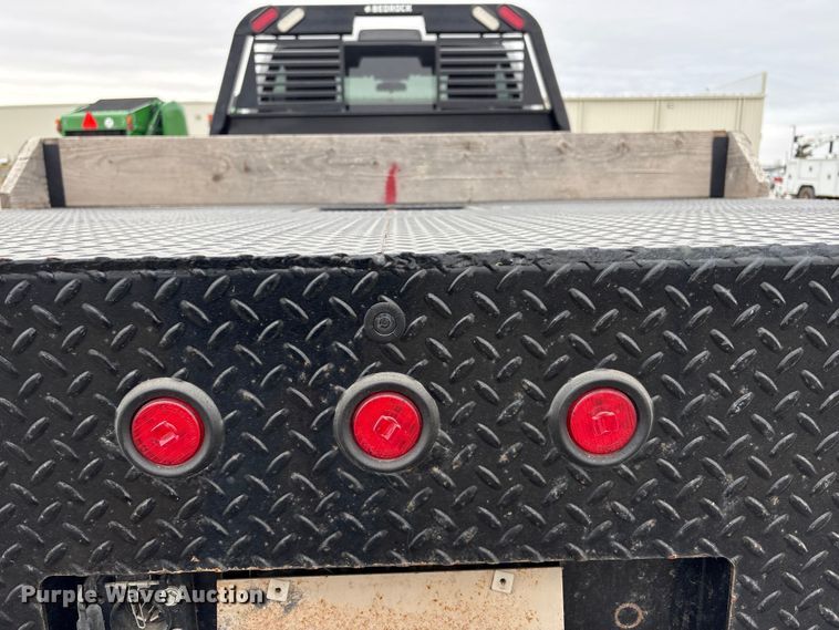 image for item FG2576 2022 RAM 3500 flatbed pickup truck