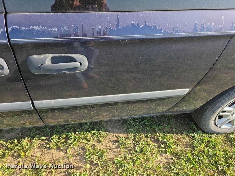 image for item FH6041 2005 Dodge Grand Caravan van