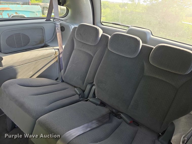 image for item FH6041 2005 Dodge Grand Caravan van
