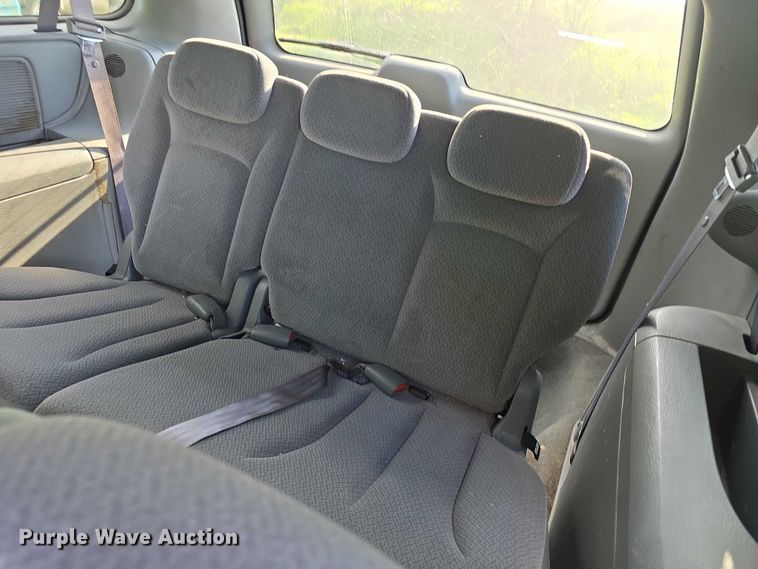 image for item FH6041 2005 Dodge Grand Caravan van