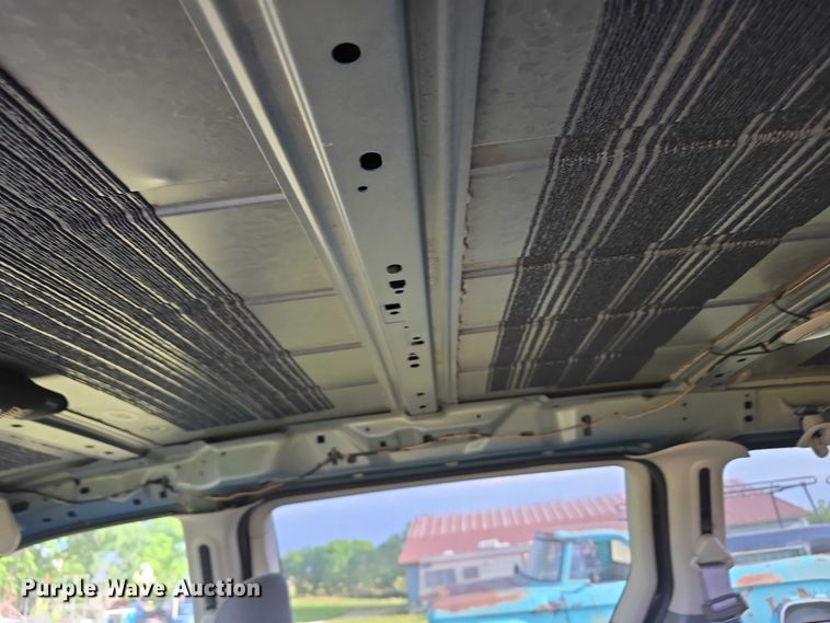 image for item FH6041 2005 Dodge Grand Caravan van