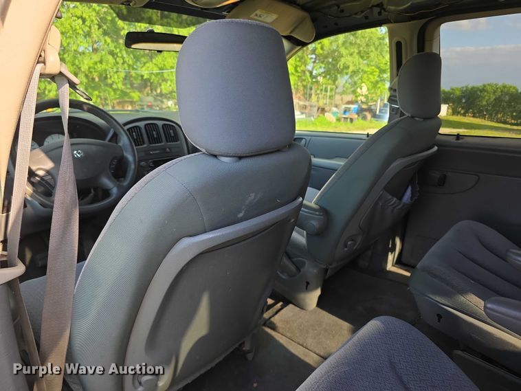 image for item FH6041 2005 Dodge Grand Caravan van
