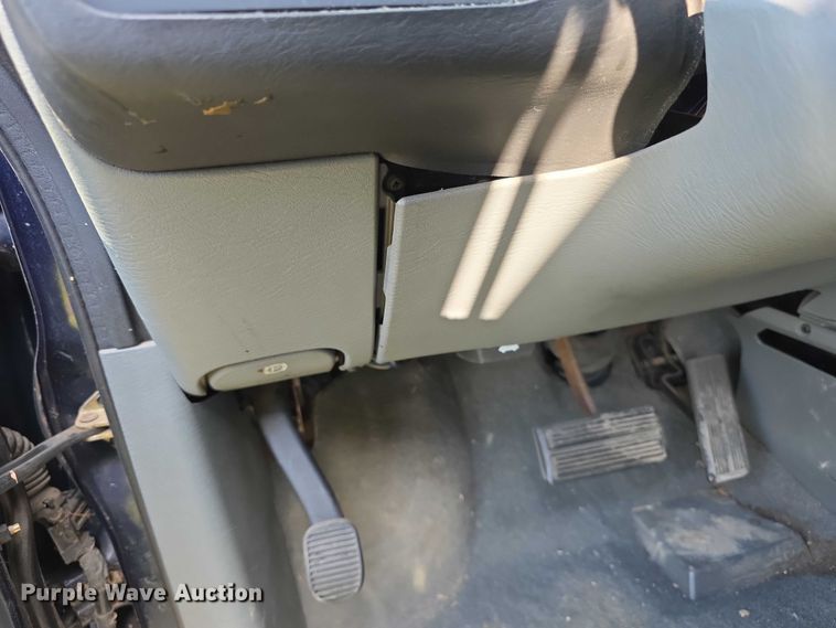 image for item FH6041 2005 Dodge Grand Caravan van