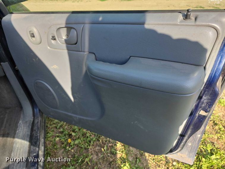 image for item FH6041 2005 Dodge Grand Caravan van
