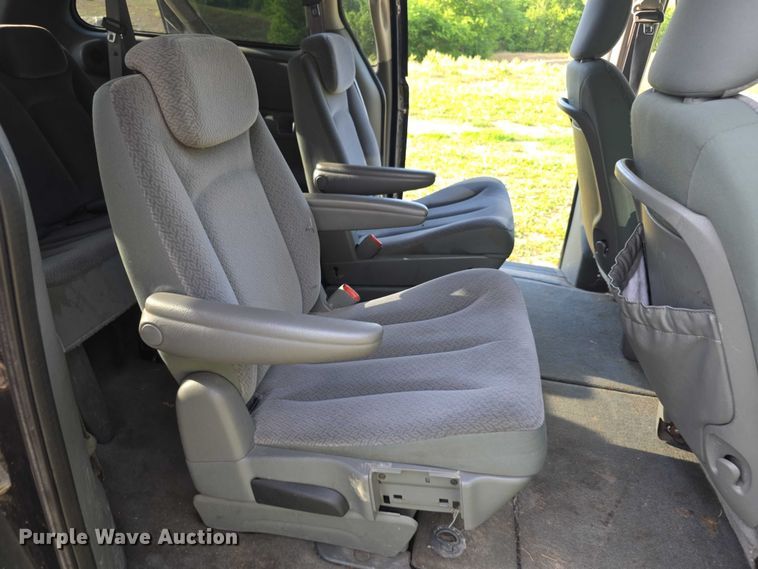 image for item FH6041 2005 Dodge Grand Caravan van