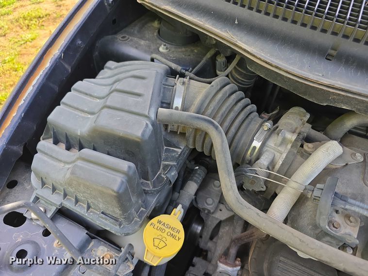 image for item FH6041 2005 Dodge Grand Caravan van