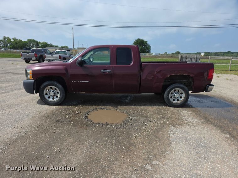 image for item FH6072 2008 Chevrolet Silverado 1500 Ext. Cab pickup truck