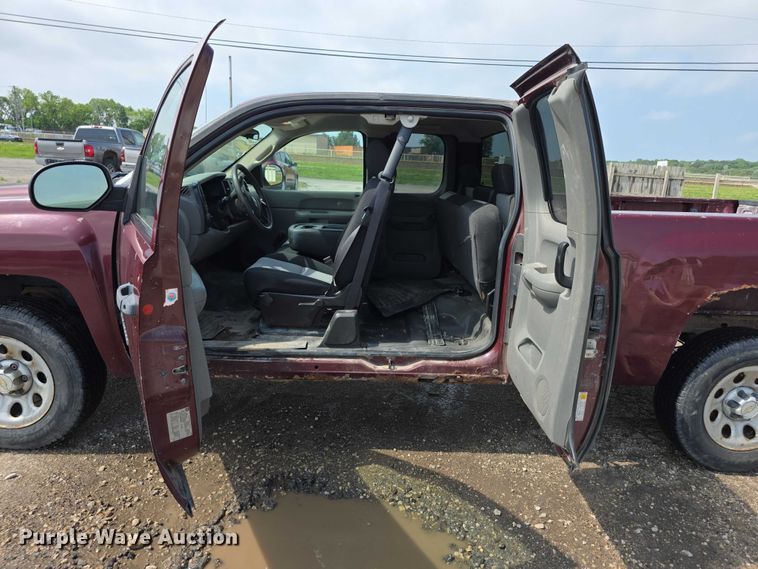 image for item FH6072 2008 Chevrolet Silverado 1500 Ext. Cab pickup truck