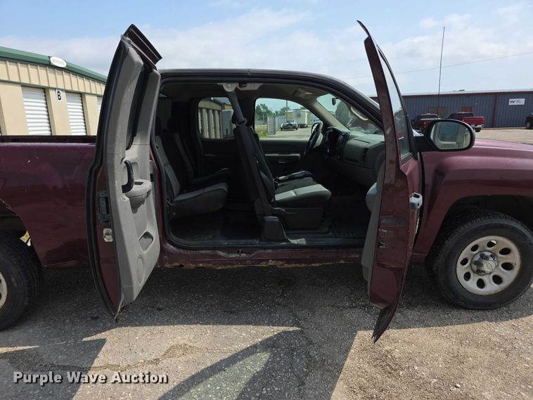 image for item FH6072 2008 Chevrolet Silverado 1500 Ext. Cab pickup truck