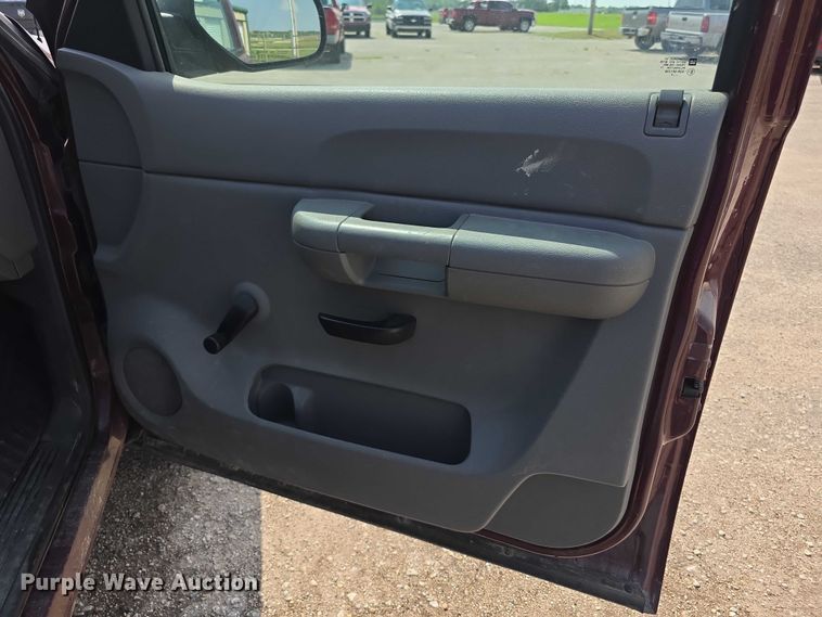 image for item FH6072 2008 Chevrolet Silverado 1500 Ext. Cab pickup truck