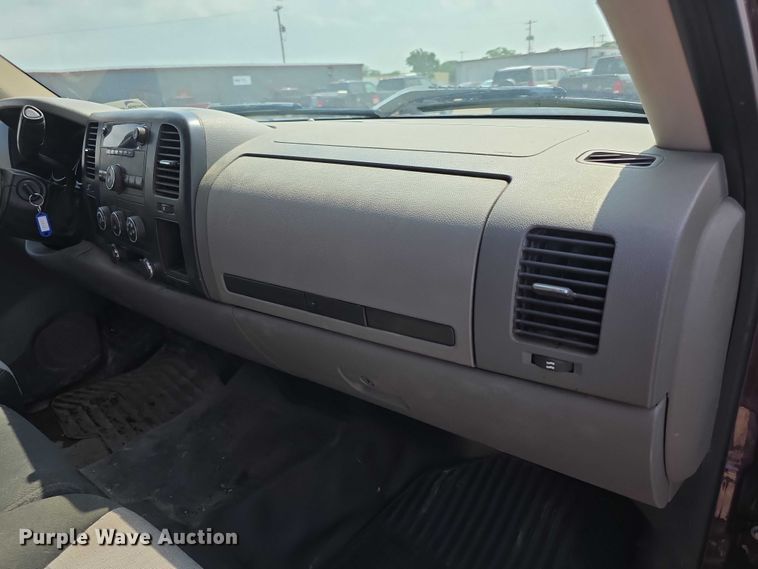 image for item FH6072 2008 Chevrolet Silverado 1500 Ext. Cab pickup truck