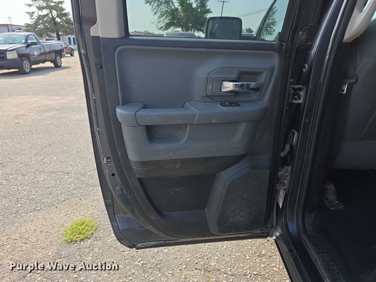 image for item FH6074 2017 Dodge Ram 1500 Ext. Cab pickup truck