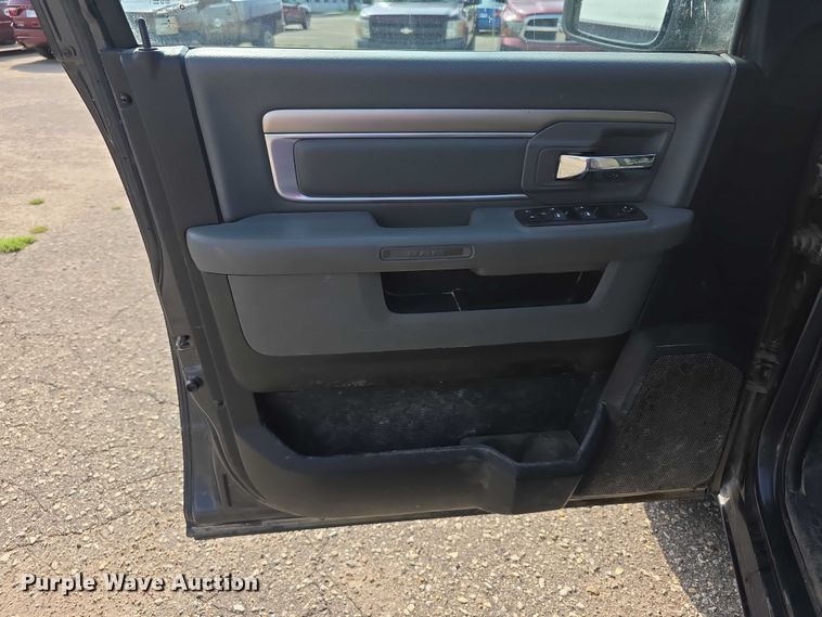 image for item FH6074 2017 Dodge Ram 1500 Ext. Cab pickup truck